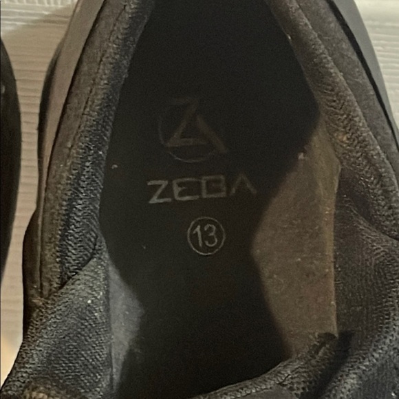 Men's Black Athletic Shoes - Picture 7 of 7